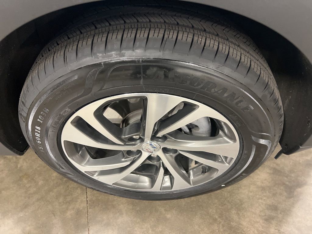 Certified 2022 Buick Envision Essence w/ Safety Package image 18