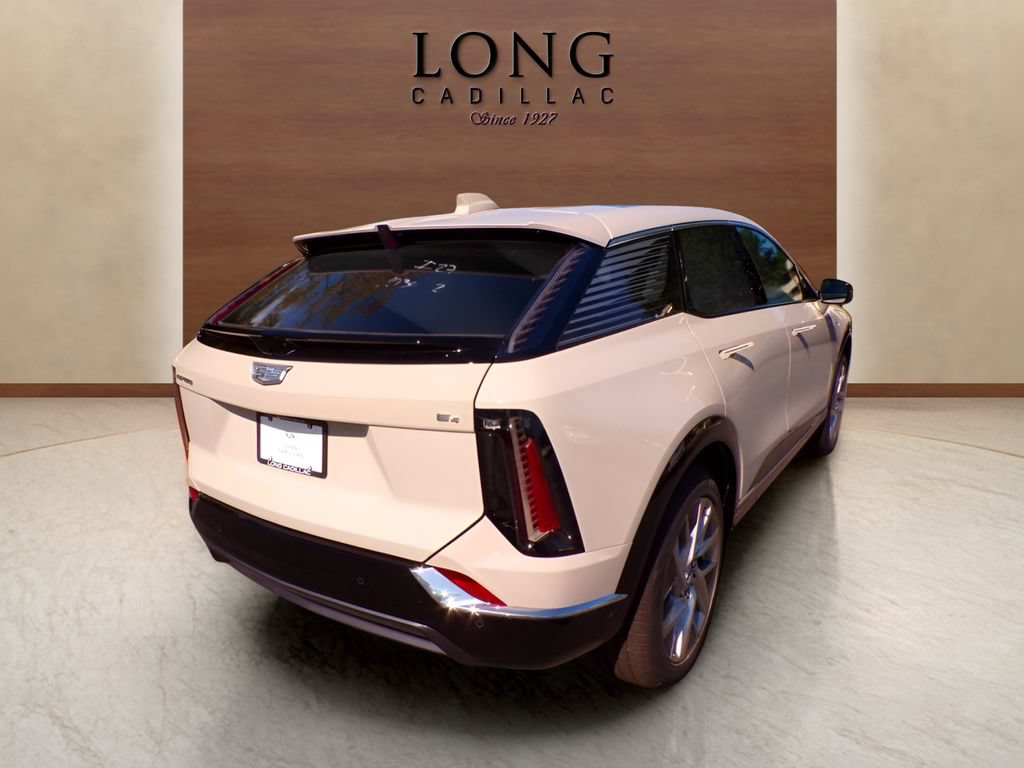 New 2027 Cadillac Optiq Luxury w/ LPO, Floor Liner Package AWD/4WD image 3