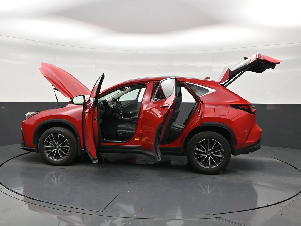 Used 2025 Lexus NX 250 FWD w/ Accessory Package (K3) image 30