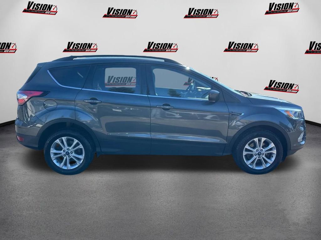 Used 2018 Ford Escape SE w/ SE Sync 3 Package image 4