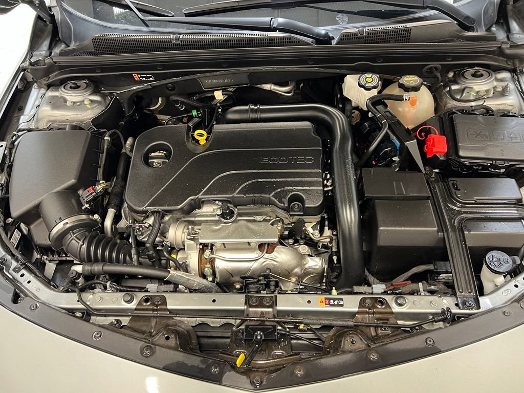 Used 2025 Chevrolet Malibu LT FWD image 33