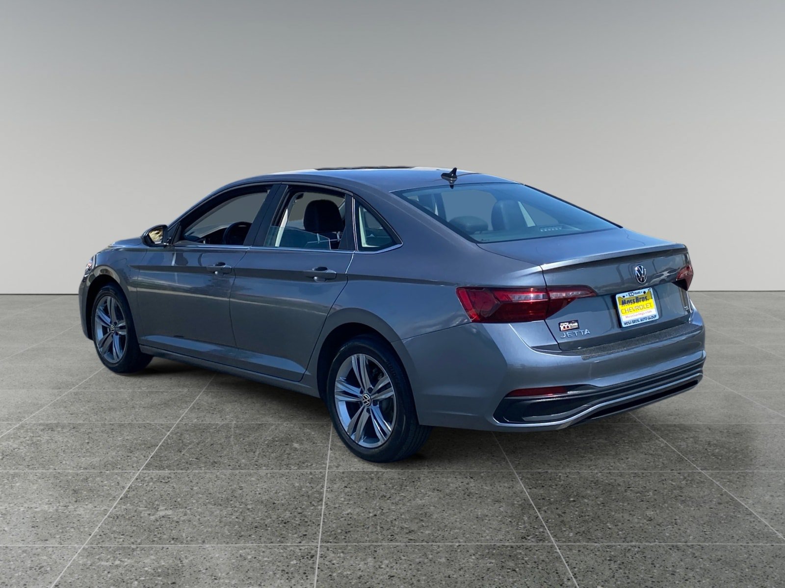 Used 2024 Volkswagen Jetta SE FWD image 3