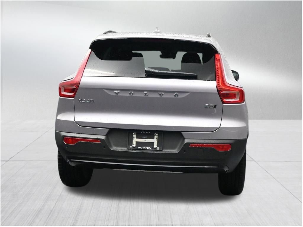 New 2026 Volvo XC40 B5 Plus AWD/4WD image 4