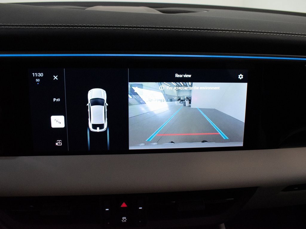 Certified 2025 Porsche Macan 4 Electric image 30