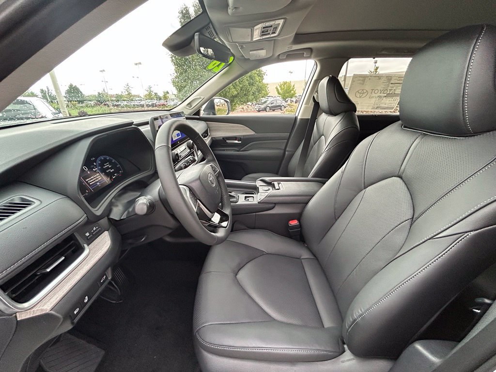 Used 2026 Toyota Grand Highlander AWD image 12