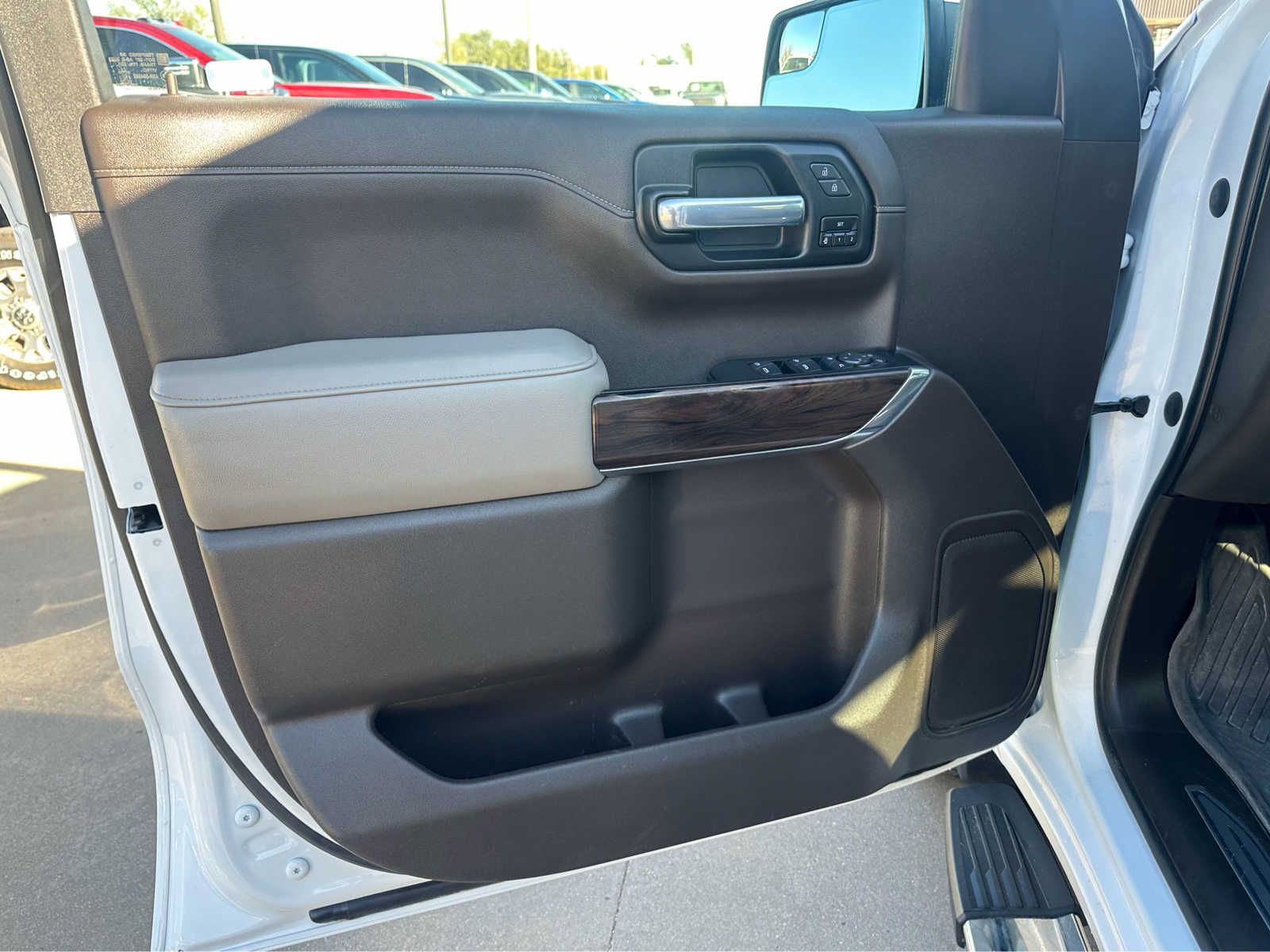 Used 2021 GMC Sierra 1500 SLT image 24