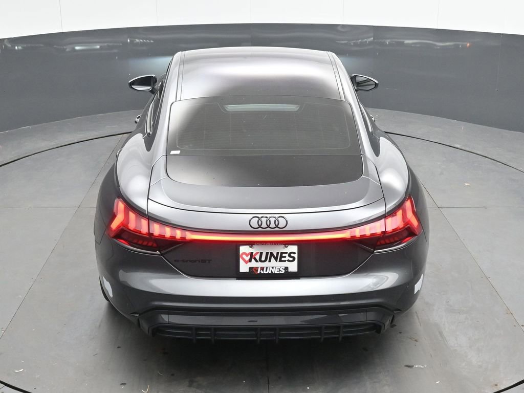 Used 2023 Audi e-tron GT Premium Plus image 32