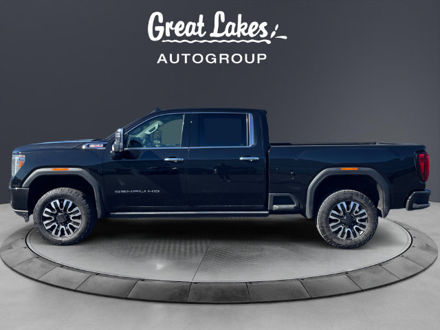 Used 2022 GMC Sierra 2500 Denali w/ Denali Black Diamond Edition AWD/4WD image 2