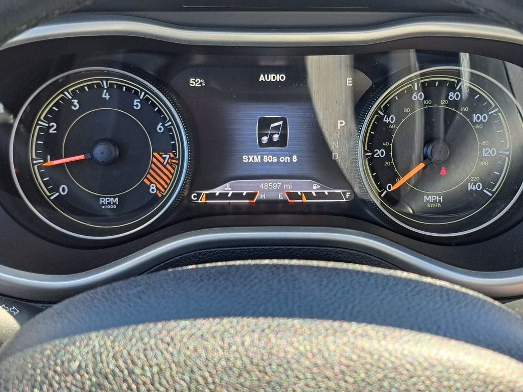 Used 2015 Jeep Cherokee Limited w/ Luxury Group image 12