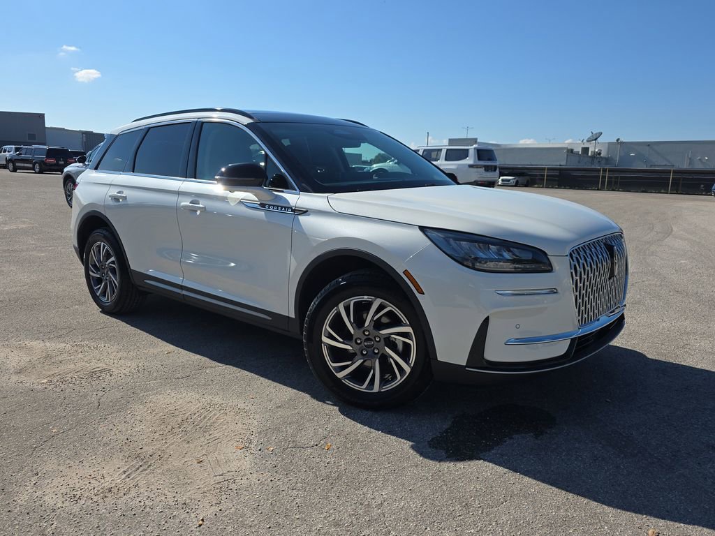 Used 2025 Lincoln Corsair AWD w/ Equipment Group 101A image 30