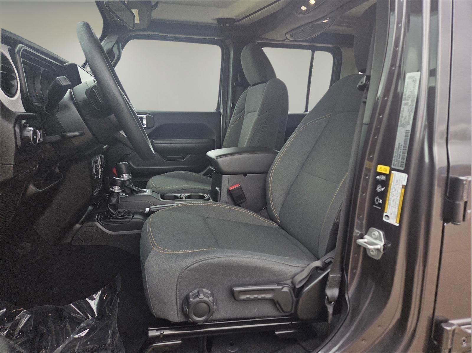 Used 2025 Jeep Wrangler Sport image 3