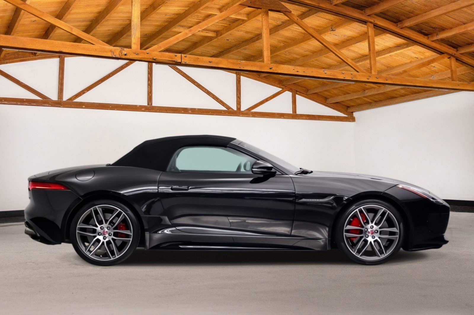 Used 2017 Jaguar F-TYPE R AWD/4WD image 6
