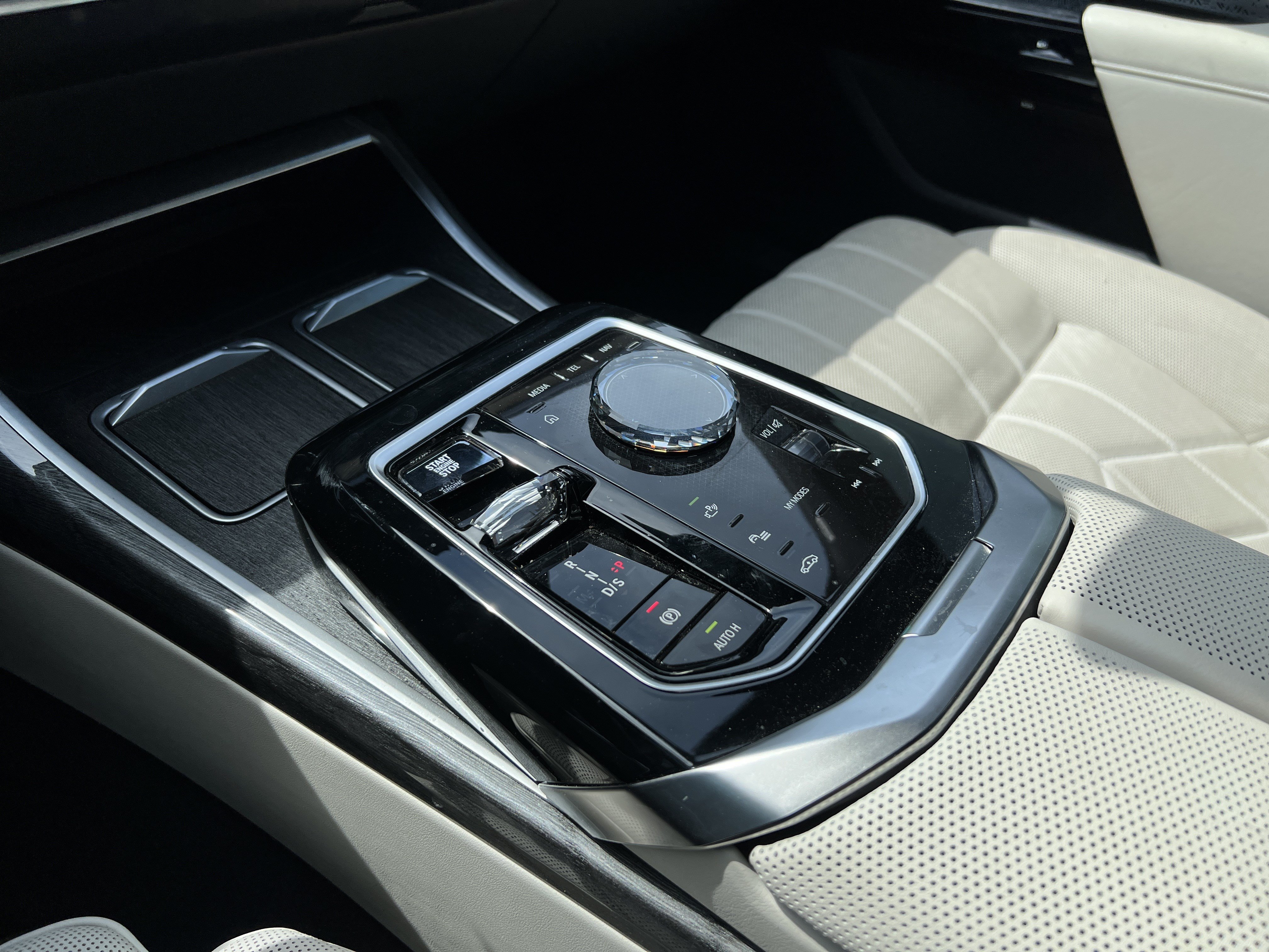 Used 2023 BMW 740i RWD image 26