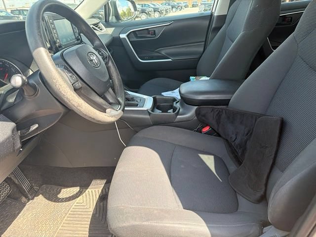 Used 2020 Toyota RAV4 LE w/ Carpet Mat Package FWD image 4