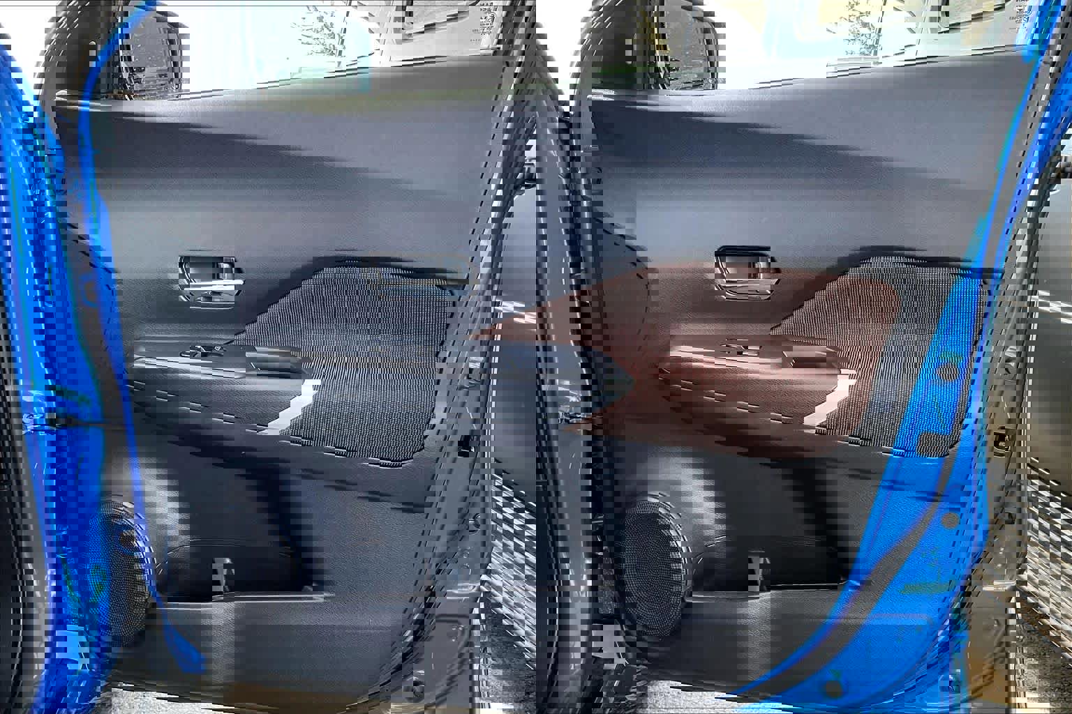 Used 2023 Nissan Kicks SR image 23