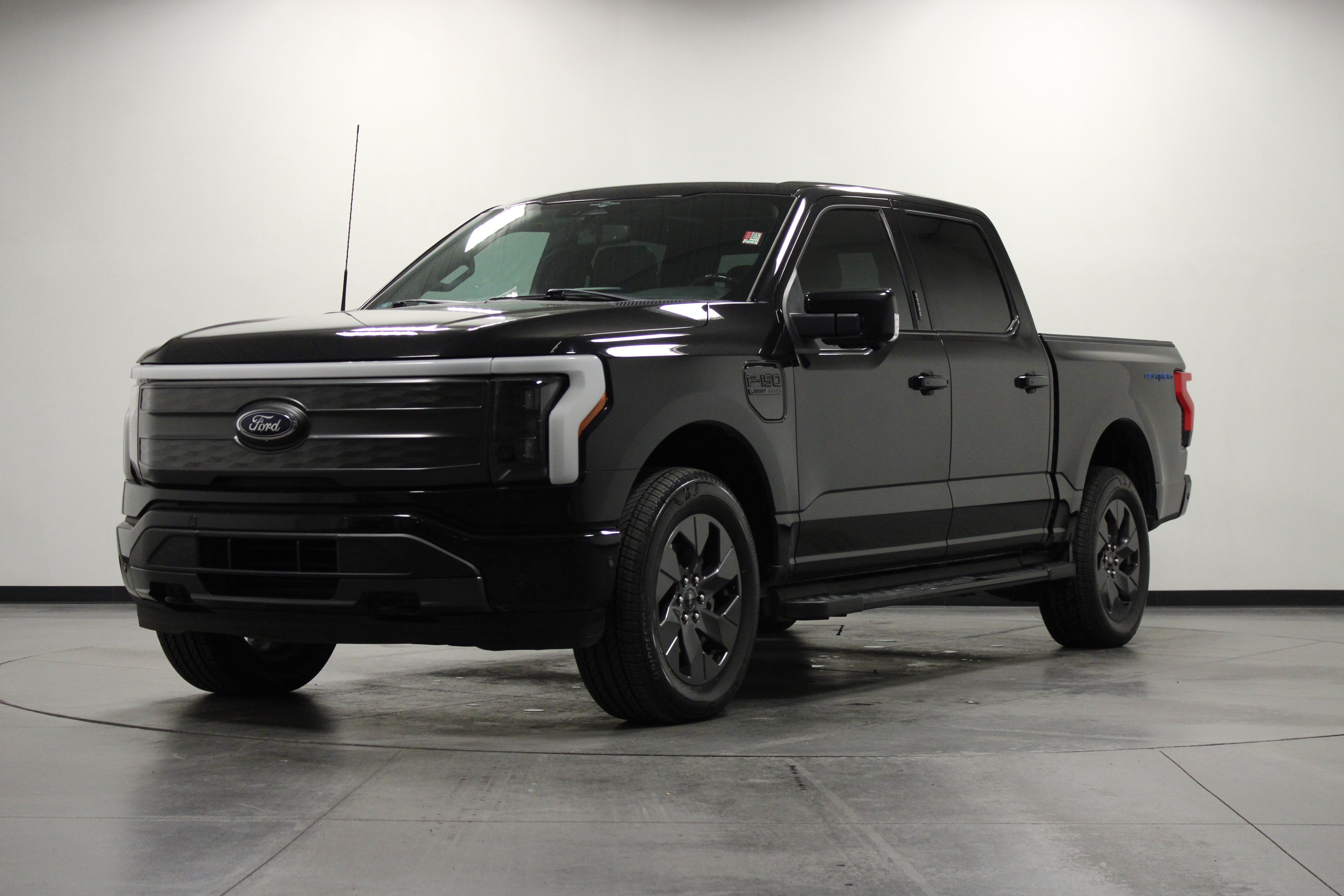 Used 2023 Ford F150 Lightning Lariat w/ Equipment Group 511A High AWD/4WD image 8