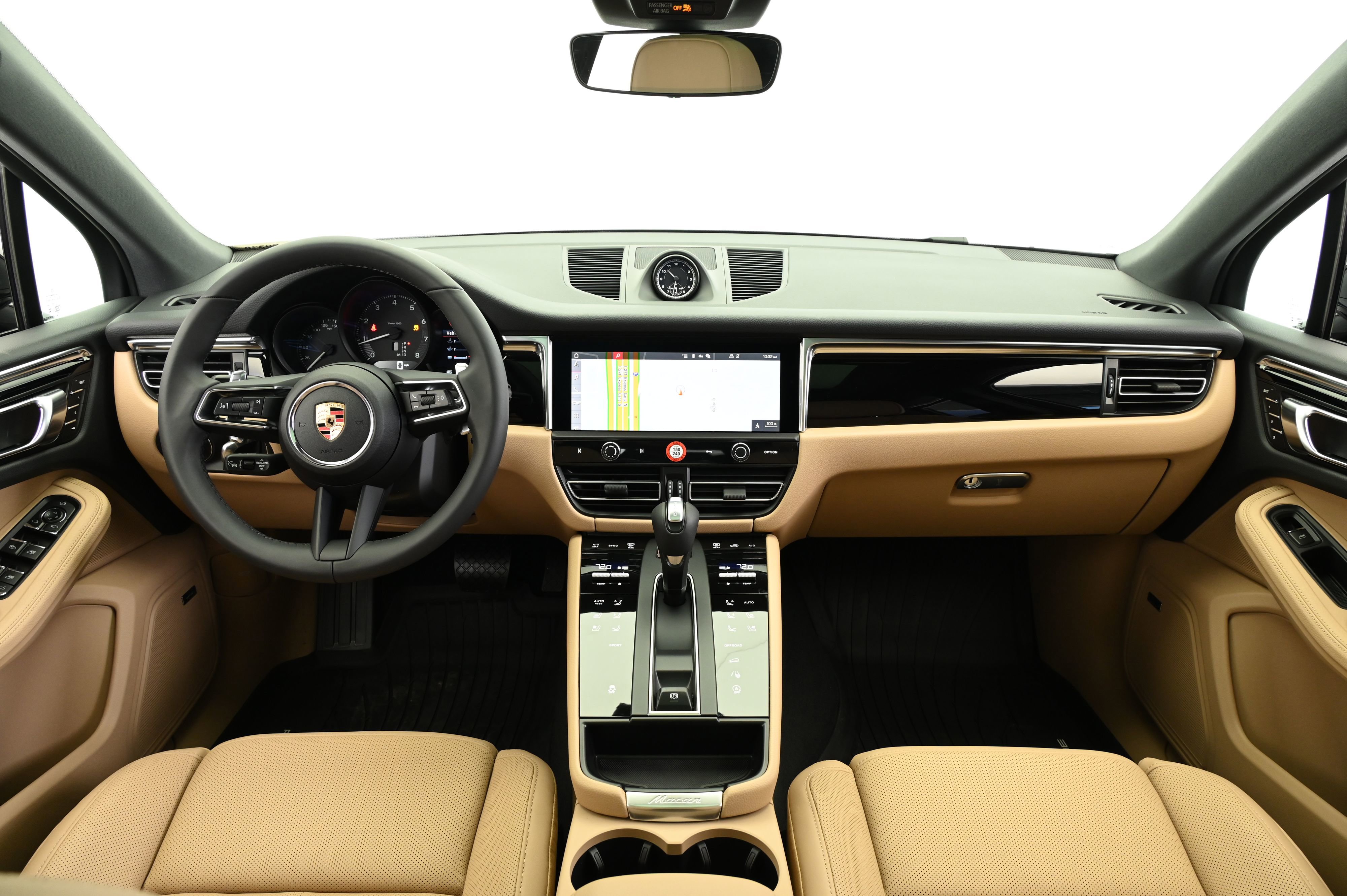 Certified 2025 Porsche Macan image 39