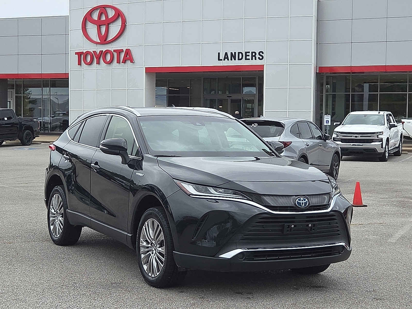 Used 2021 Toyota Venza XLE w/ Softex Package