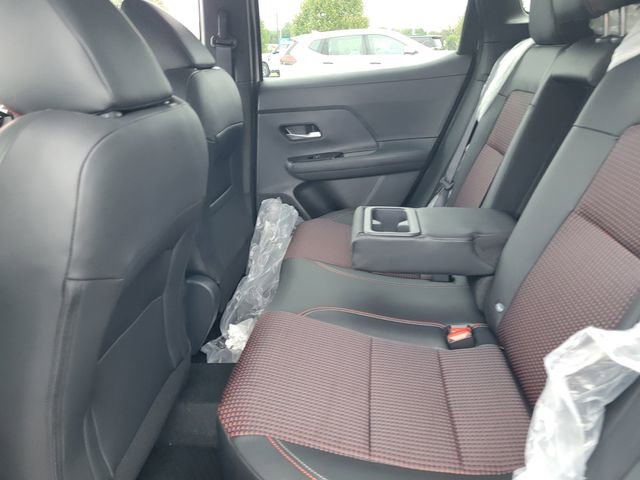 New 2026 Nissan Kicks SR w/ Cold Weather Package image 33