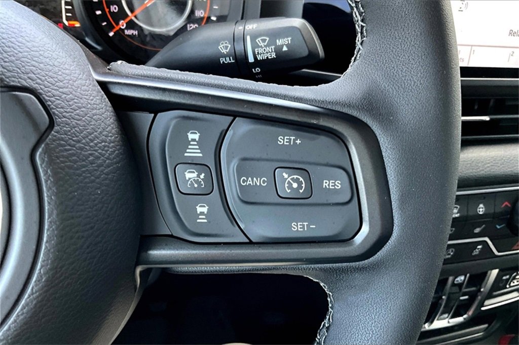 New 2025 Jeep Gladiator Sport image 19