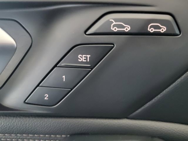 Used 2020 BMW X6 xDrive40i w/ M Sport Package image 28