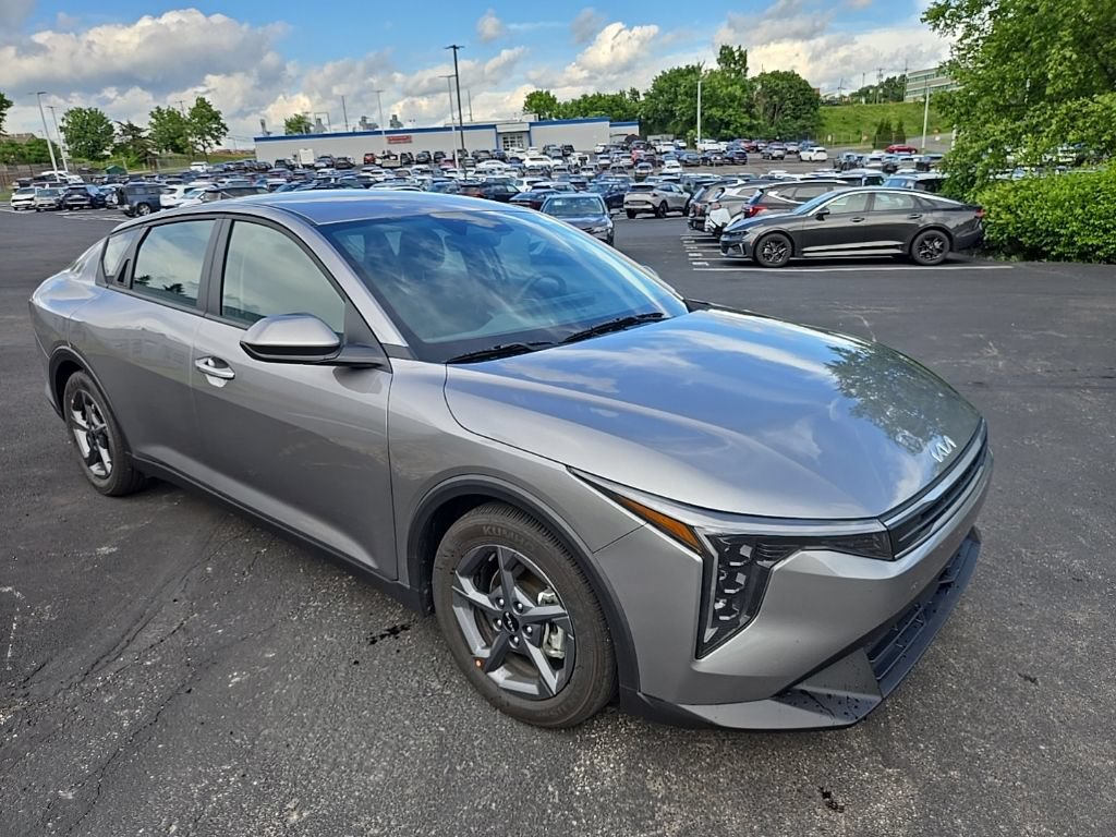 Certified 2025 Kia K4 FWD image 1