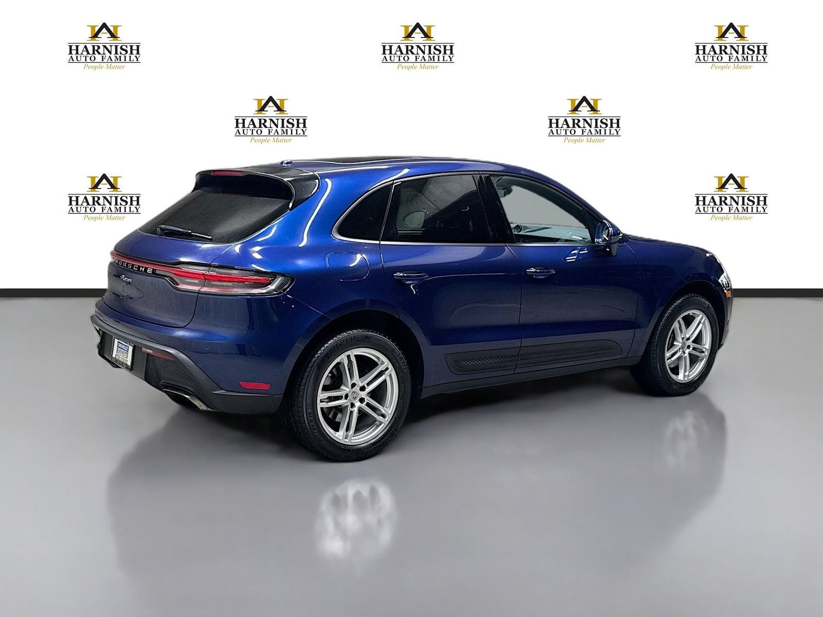 Used 2024 Porsche Macan AWD/4WD image 5