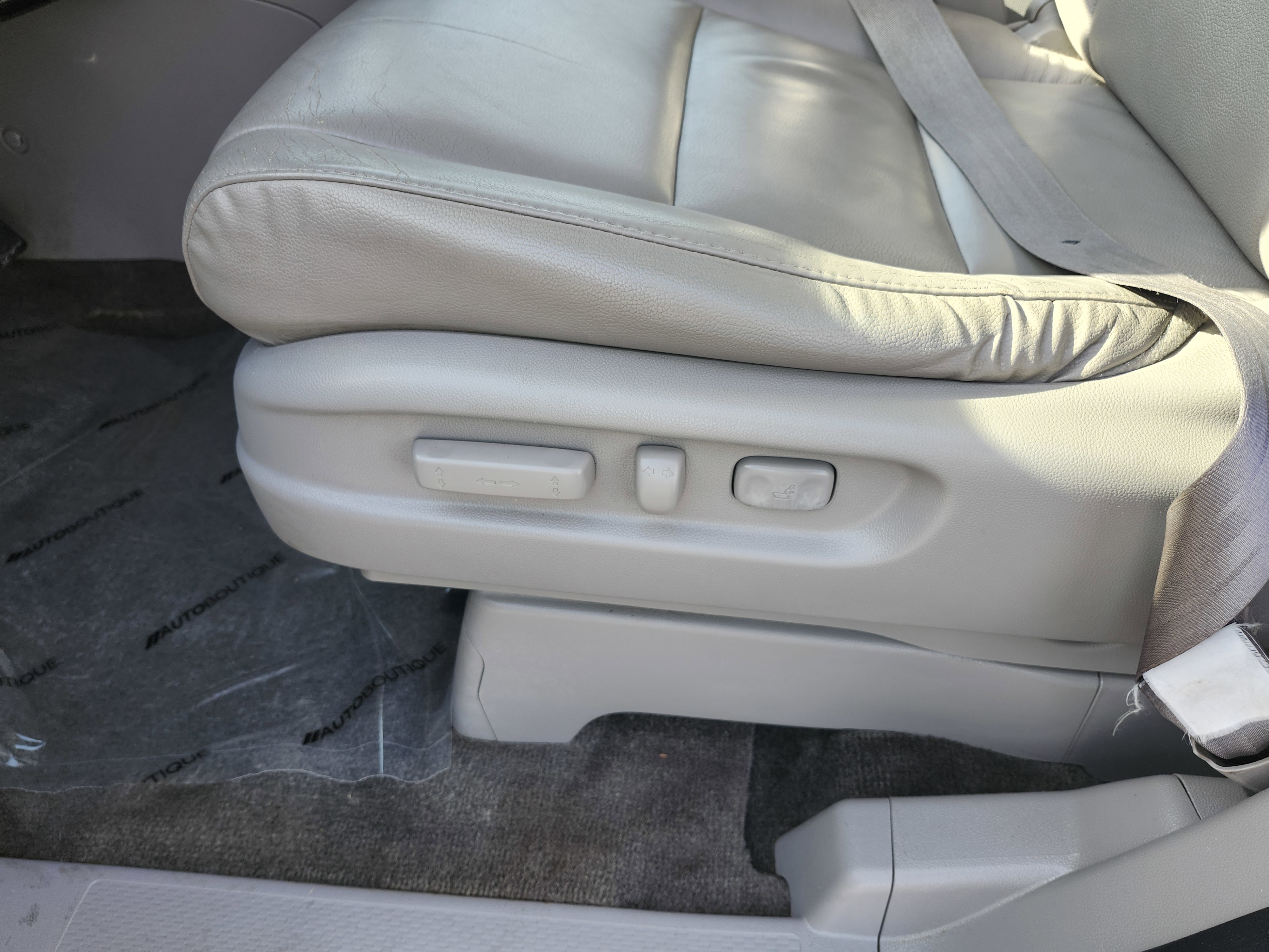 Used 2014 Honda Odyssey EX-L image 24