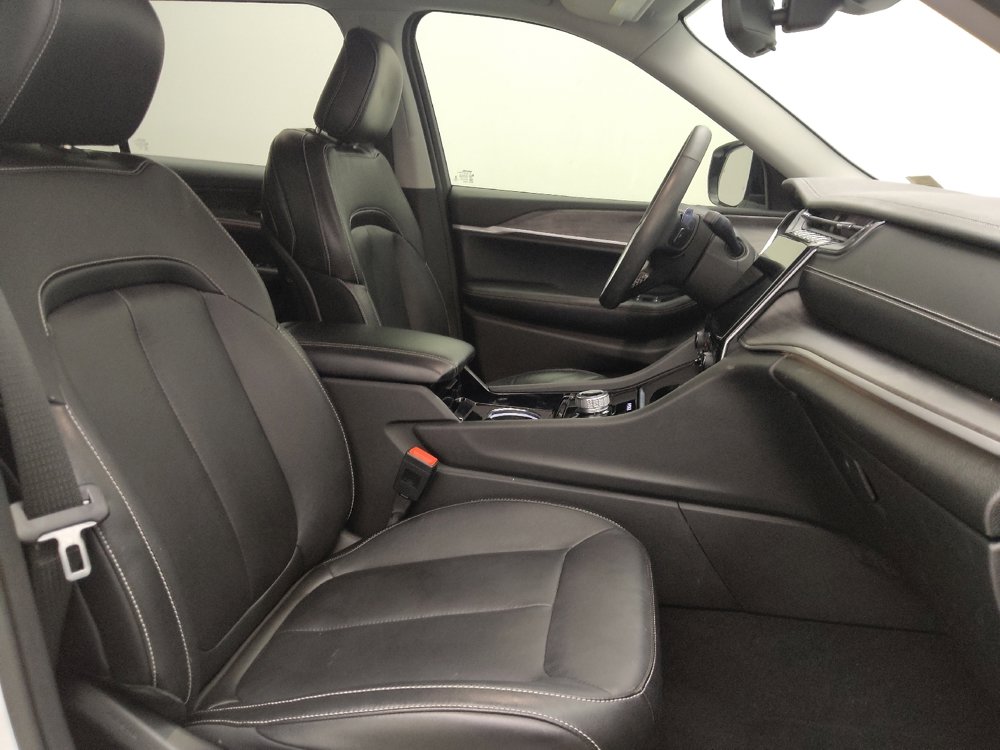 Used 2023 Jeep Grand Cherokee L Limited image 21