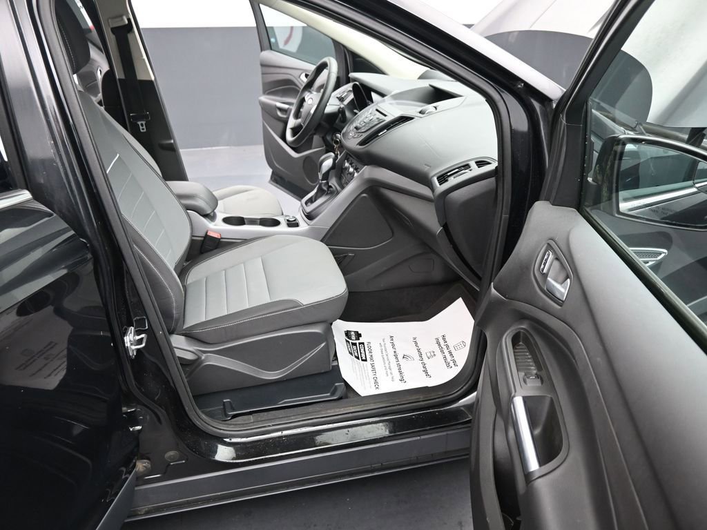 Used 2015 Ford Escape SE image 24
