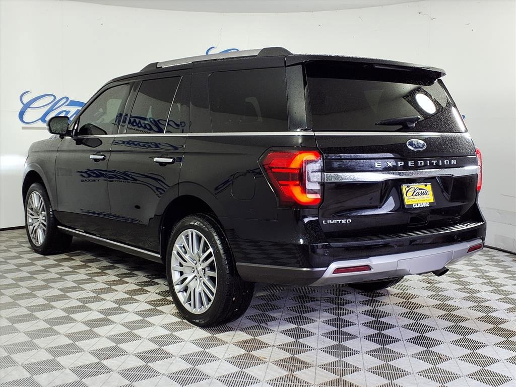 Used 2023 Ford Expedition Limited image 2