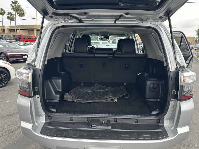 Used 2021 Toyota 4Runner SR5 Premium AWD/4WD image 9