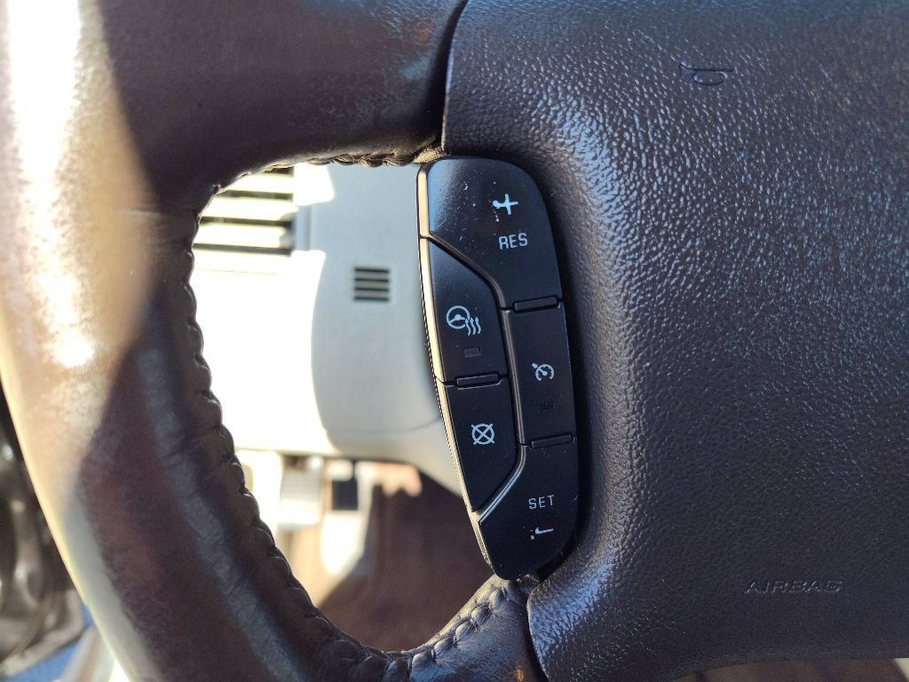 Used 2008 Buick Lucerne CXL w/ Luxury Package FWD image 17