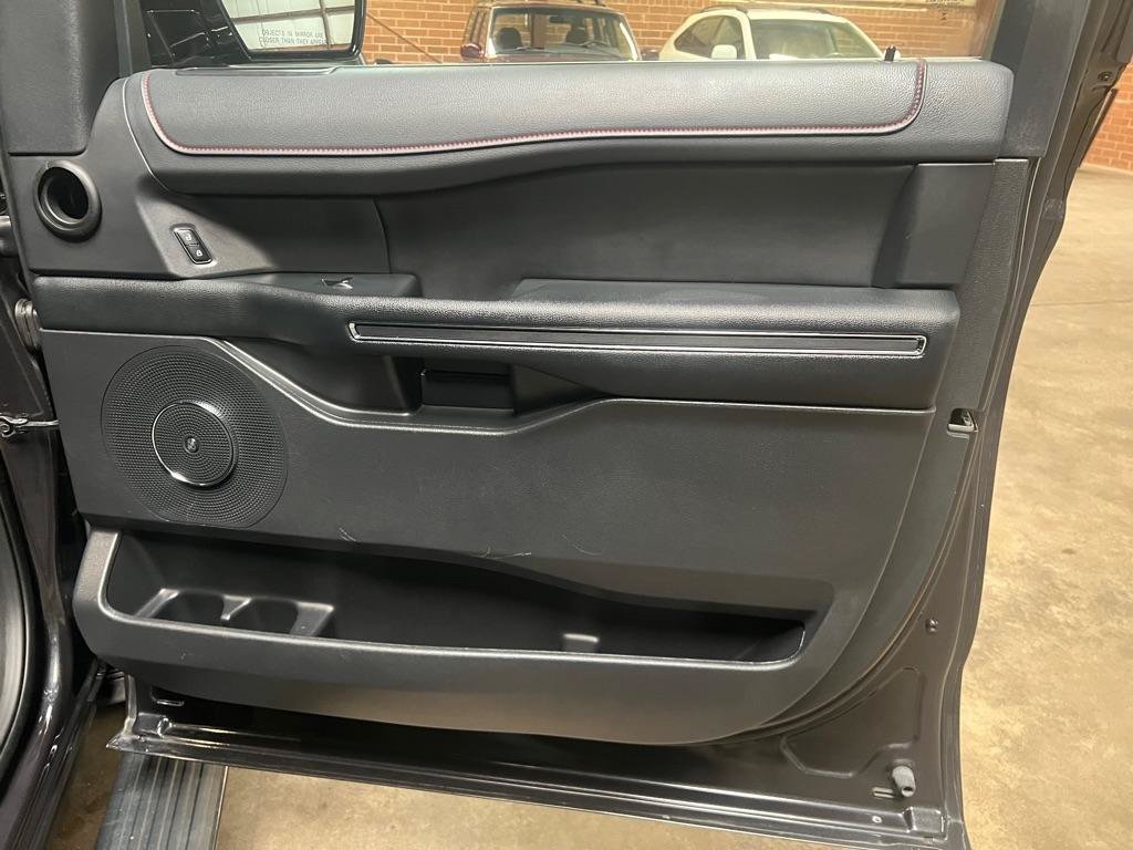 Used 2023 Ford Expedition Limited AWD/4WD image 28