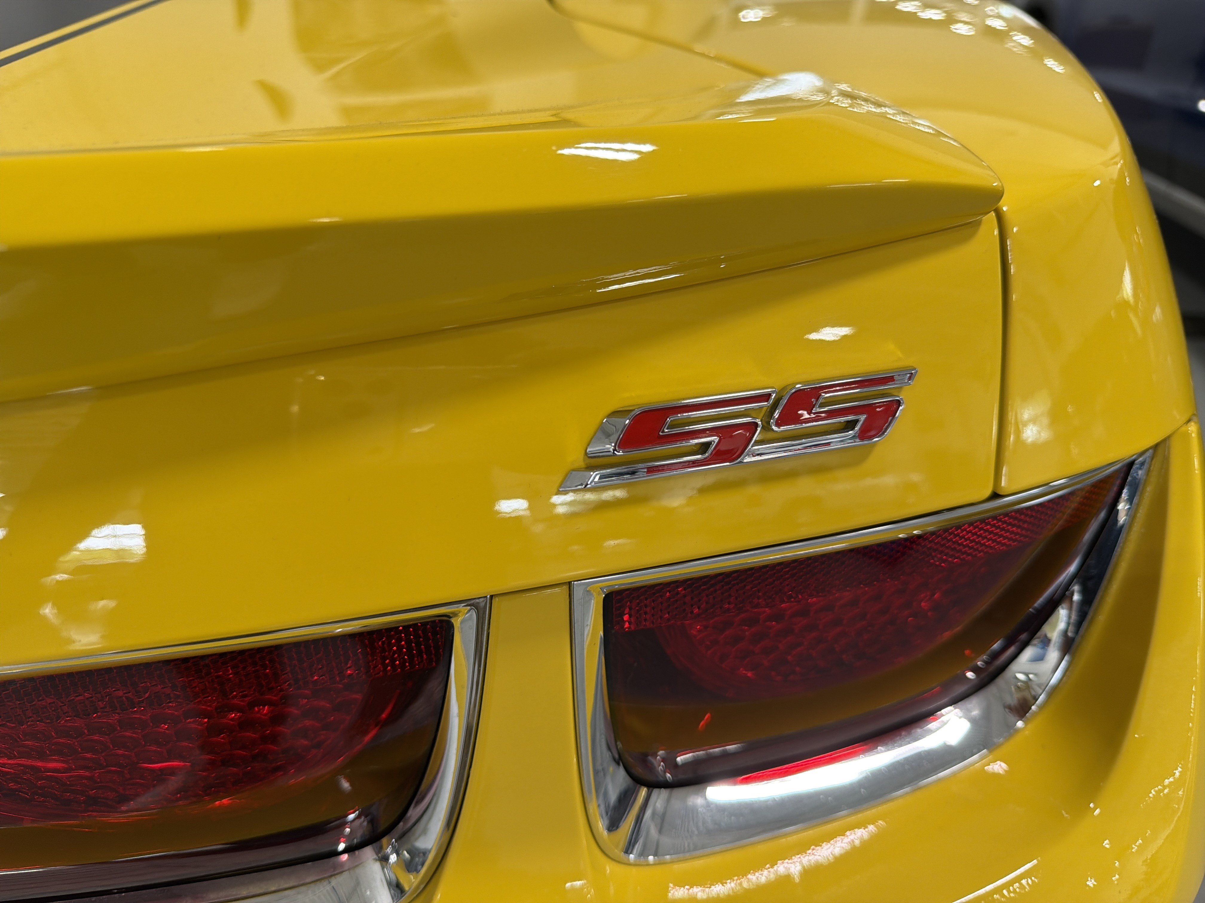 Used 2010 Chevrolet Camaro SS w/ RS Package RWD image 8