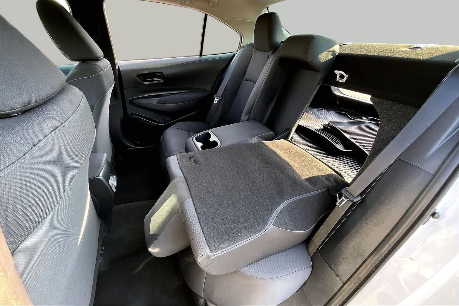 Used 2025 Toyota Corolla LE FWD image 20