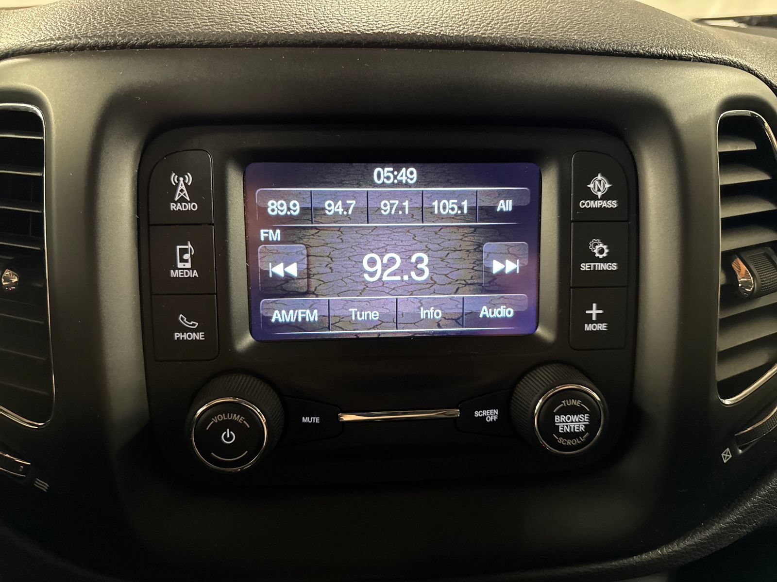 Used 2018 Jeep Compass Sport w/ Cold Weather Group AWD/4WD image 22