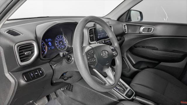 Used 2021 Hyundai Venue SE image 24