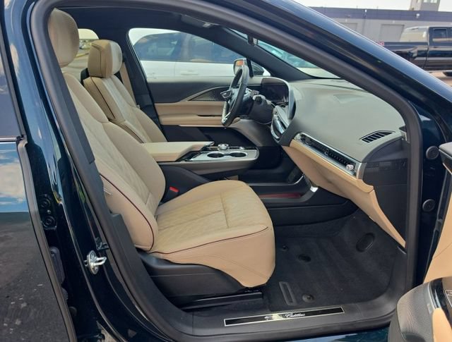 Used 2025 Cadillac Lyriq Luxury w/ Nappa Leather Package AWD/4WD image 9