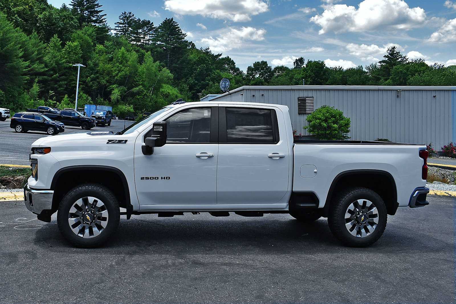 New 2026 Chevrolet Silverado 2500 LT w/ All Star Edition AWD/4WD image 4