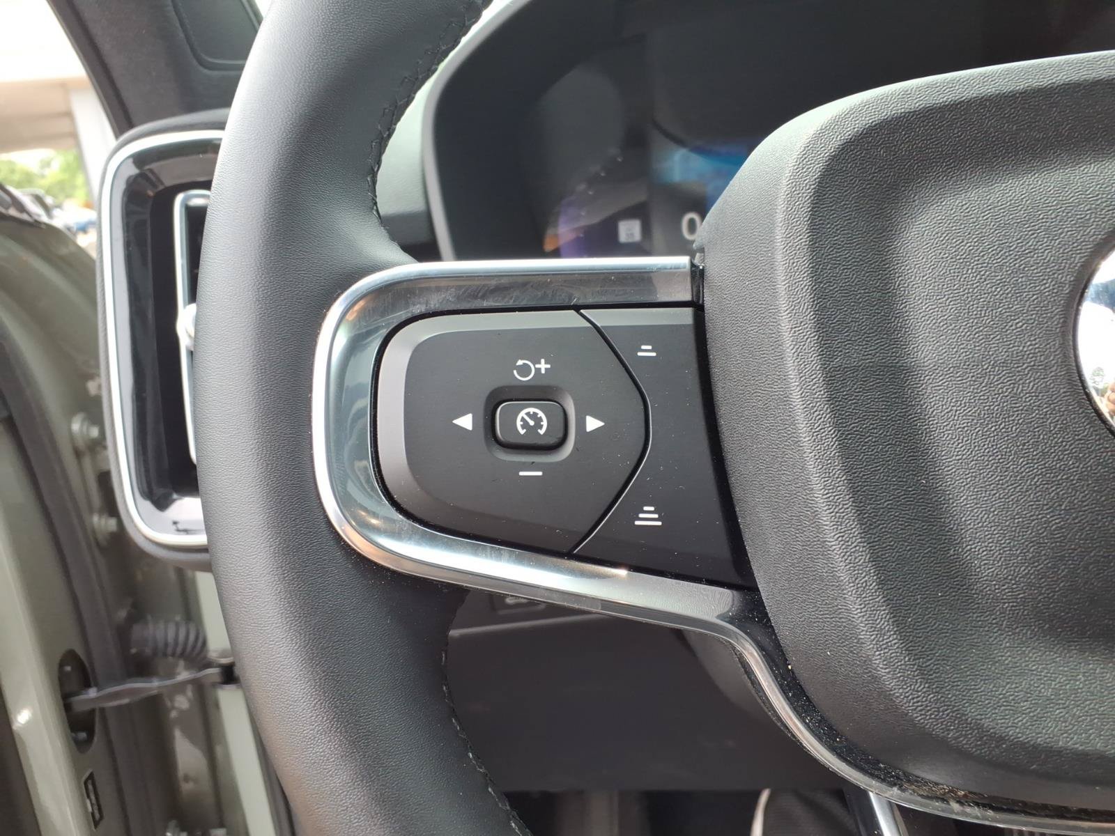 Used 2023 Volvo XC40 Recharge Ultimate w/ Protection Package Premier AWD/4WD image 30