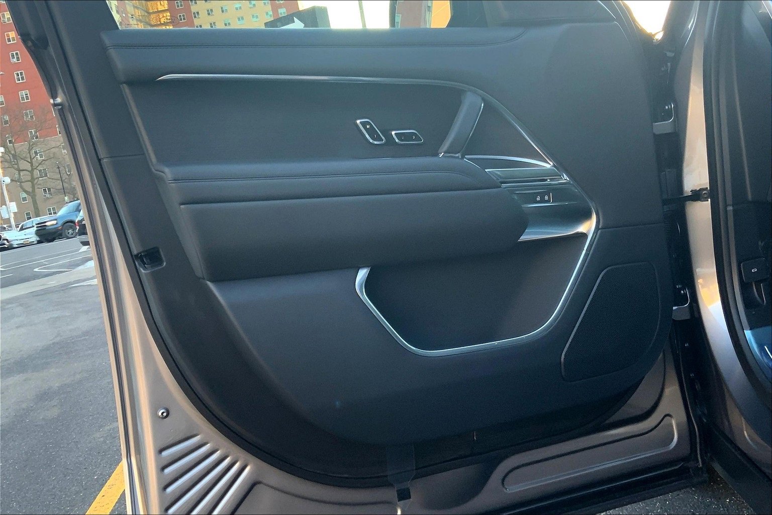 New 2025 Land Rover Range Rover SE image 10