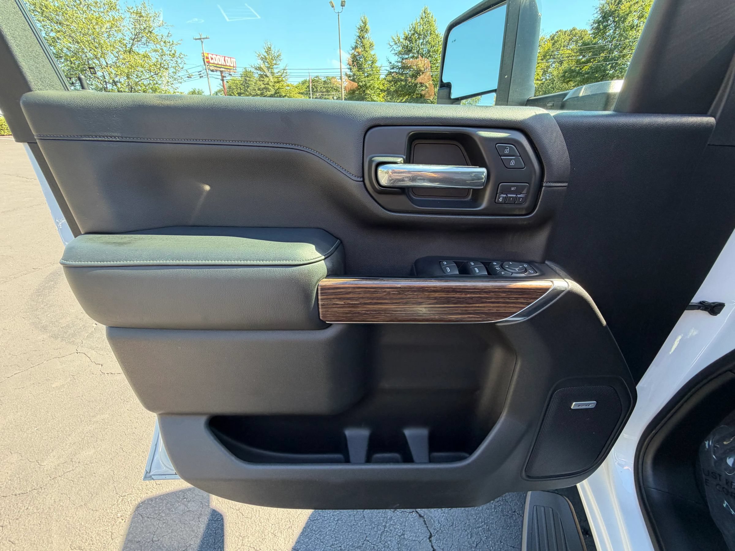 Used 2020 Chevrolet Silverado 2500 High Country w/ Technology Package AWD/4WD image 17