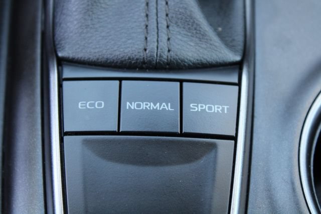 Used 2024 Toyota Camry SE FWD image 29