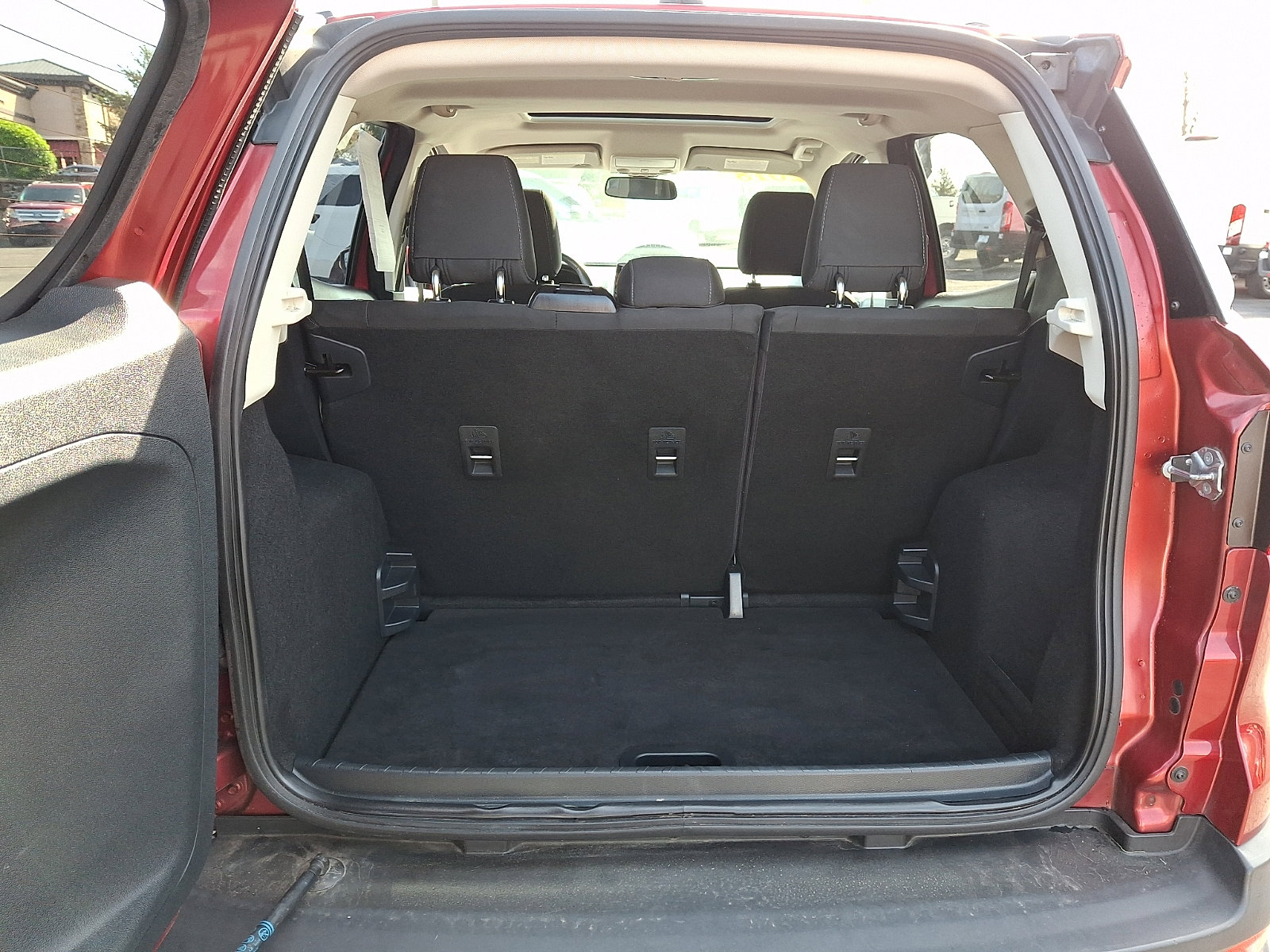 Used 2018 Ford EcoSport SE w/ SE Convenience Package image 28