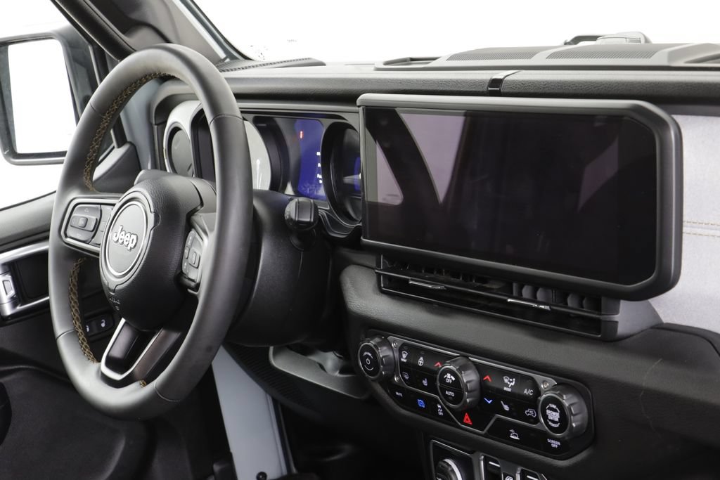 Used 2024 Jeep Wrangler Unlimited AWD/4WD image 24