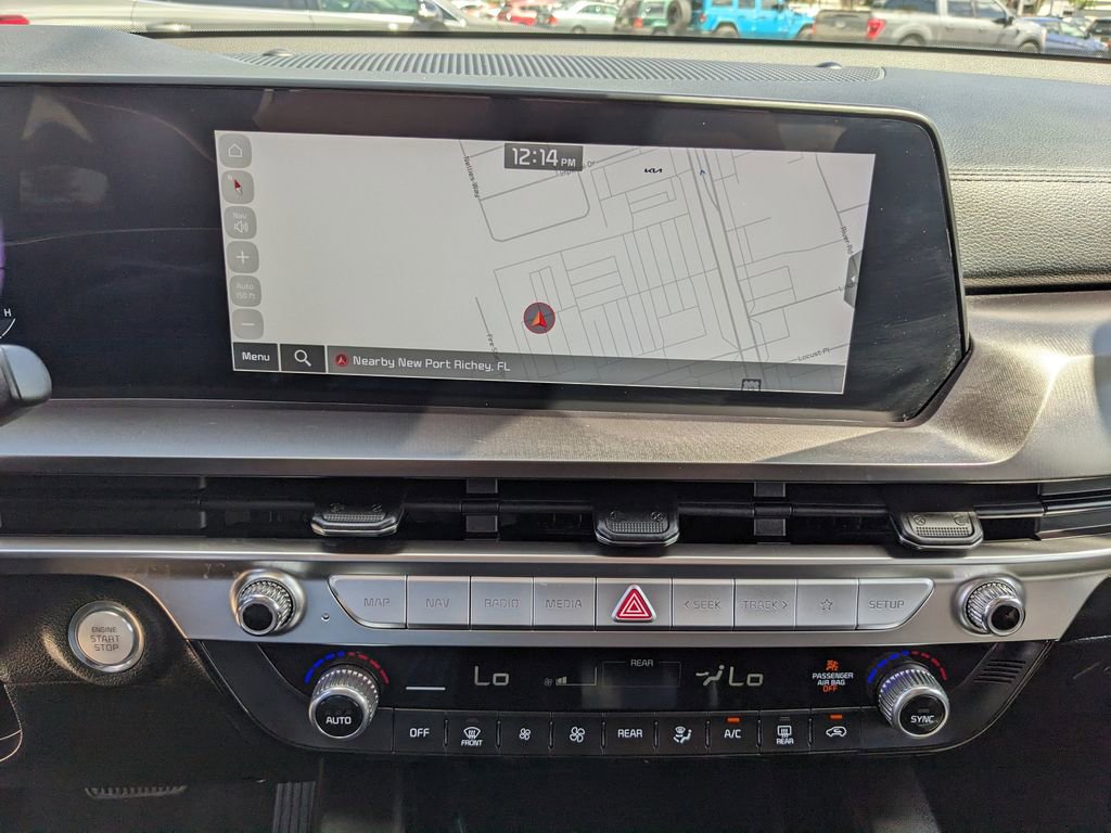 Certified 2025 Kia Telluride LX image 24