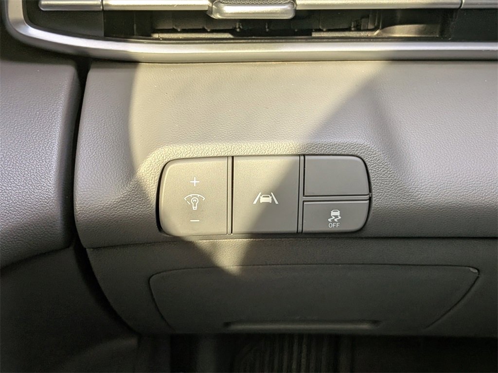 Used 2022 Hyundai Elantra SEL image 21