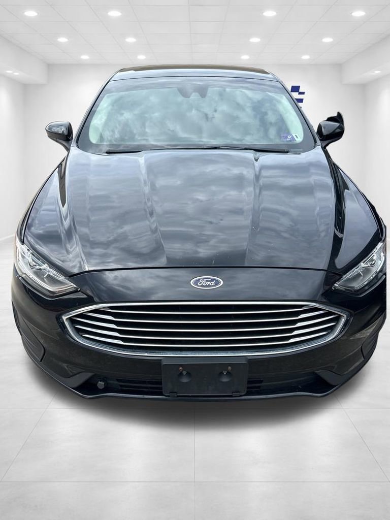 Used 2019 Ford Fusion SE image 4