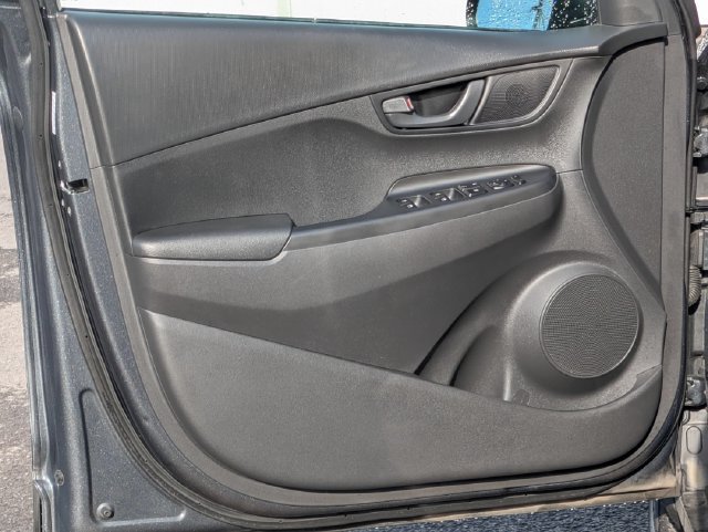 Used 2022 Hyundai Kona SEL w/ Cargo Package AWD/4WD image 6